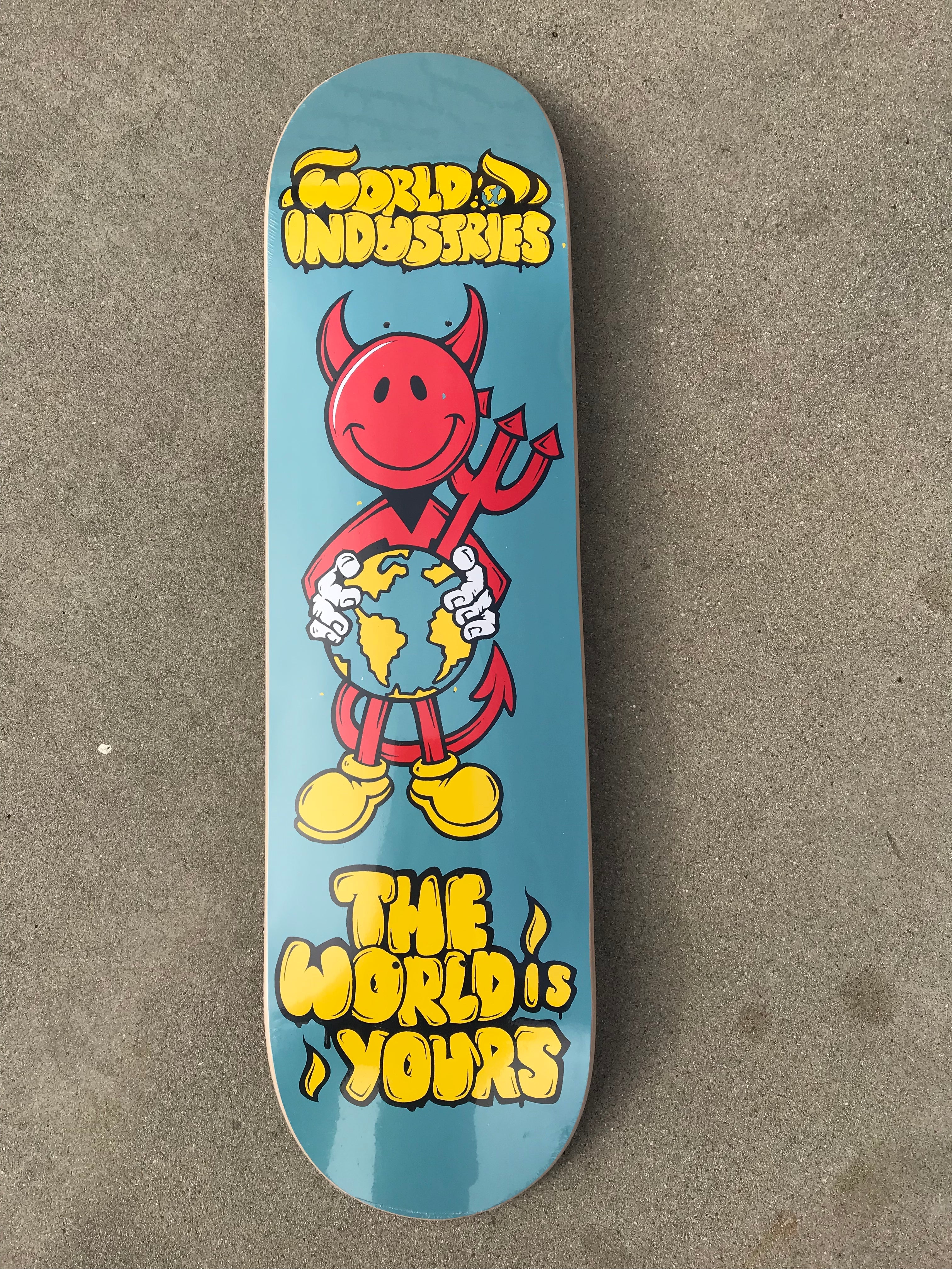 World Industries Skateboard Devilman World is Yours 8,25 Camion Nero Assemblato