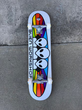 Load image into Gallery viewer, Alien Workshop Spectrum White Skateboard Complete 7.75’’